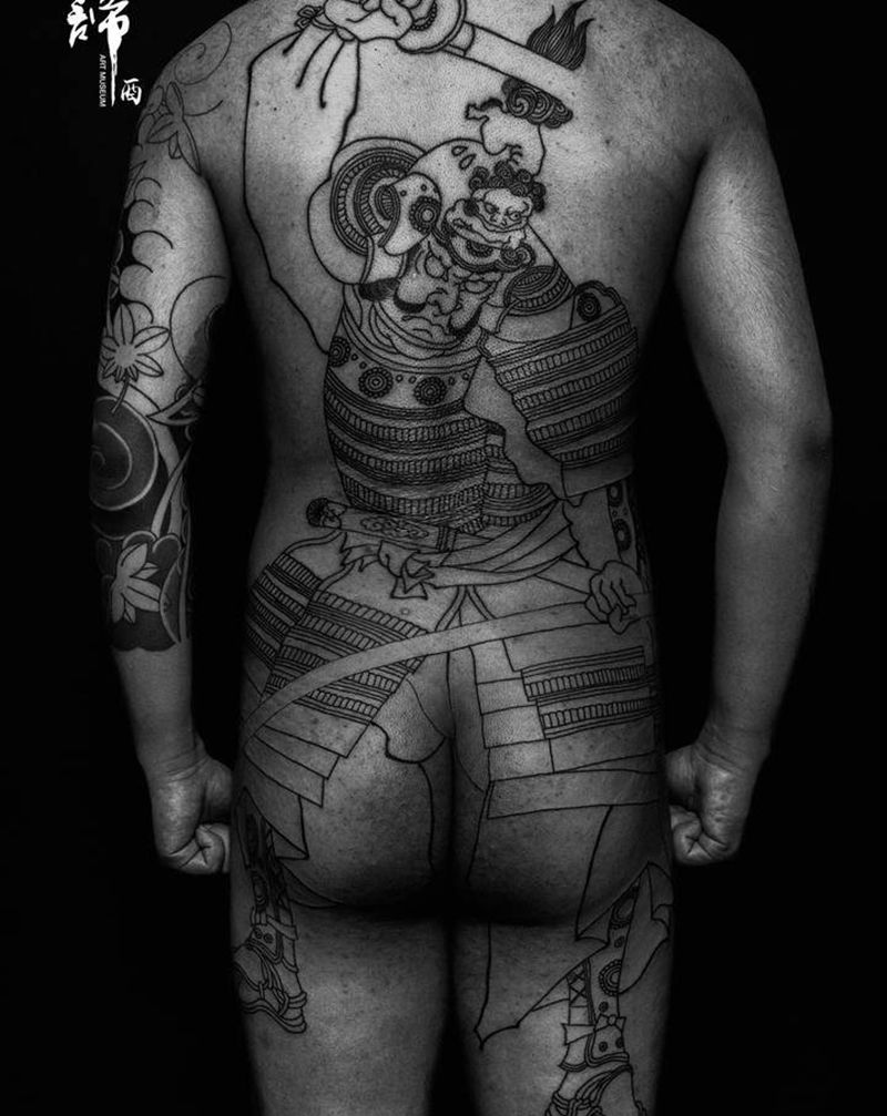武士满背纹身图片_背部老传统纹身图案
