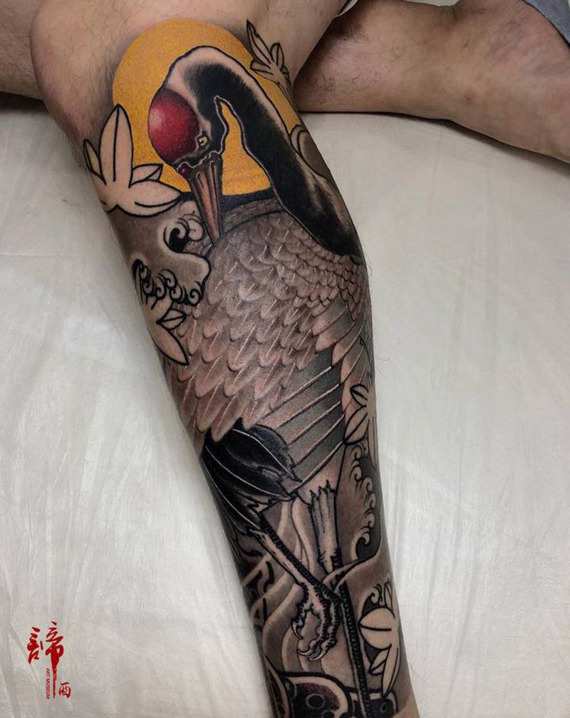 鹤纹身图片_腿部新传统纹身图案