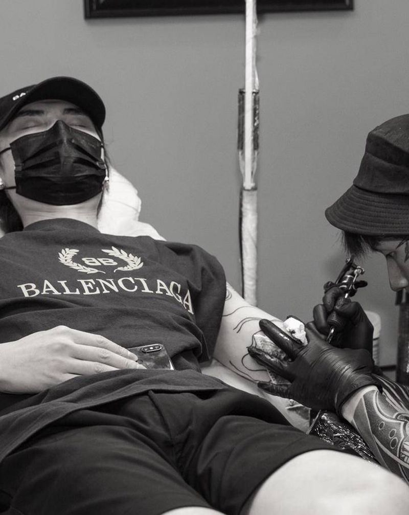 水浪纹身图片_手臂老传统纹身图案