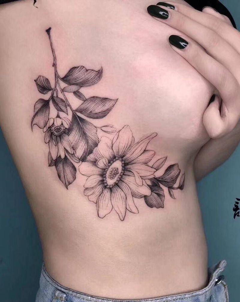 素花纹身图片_腹部几何纹身图案