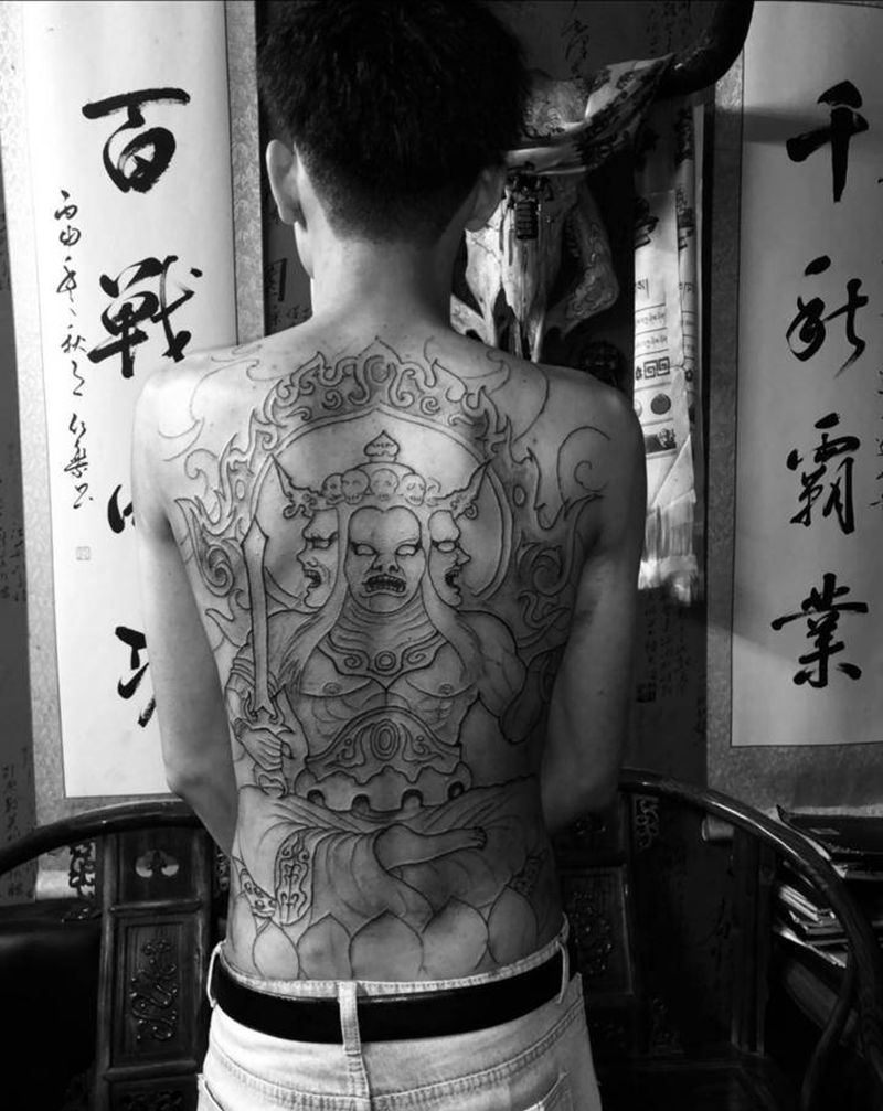 满背线490元纹身图片_腰部背部新传统纹身图案