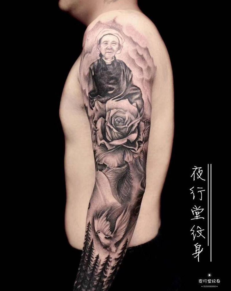 承载着对奶奶的思念纹身图片_手臂欧美写实纹身图案