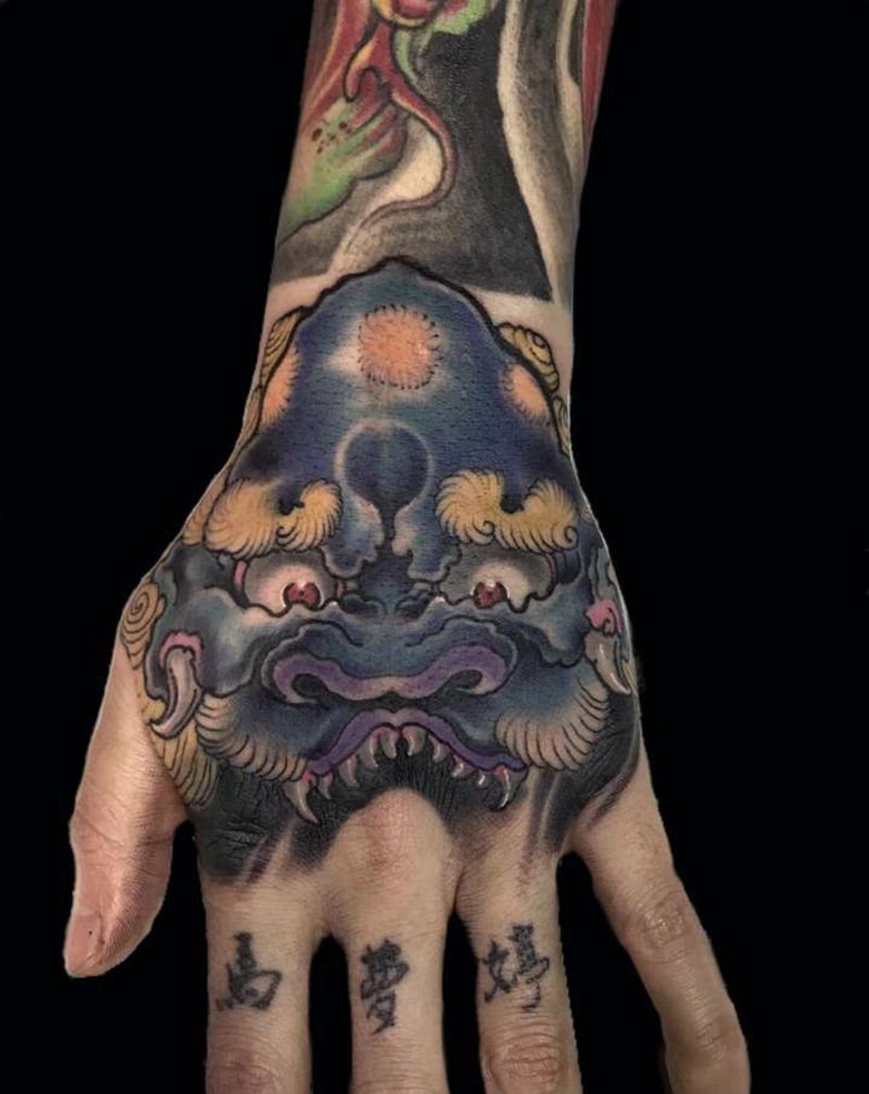 手背唐狮（2018年作品）纹身图片_手臂手部老传统新传统纹身图案