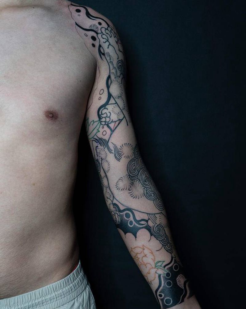 花臂唐狮纹身图片_手臂手部老传统新传统纹身图案