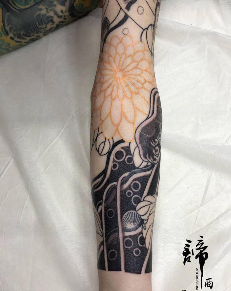 菊花纹身图片_手臂老传统新传统纹身图案