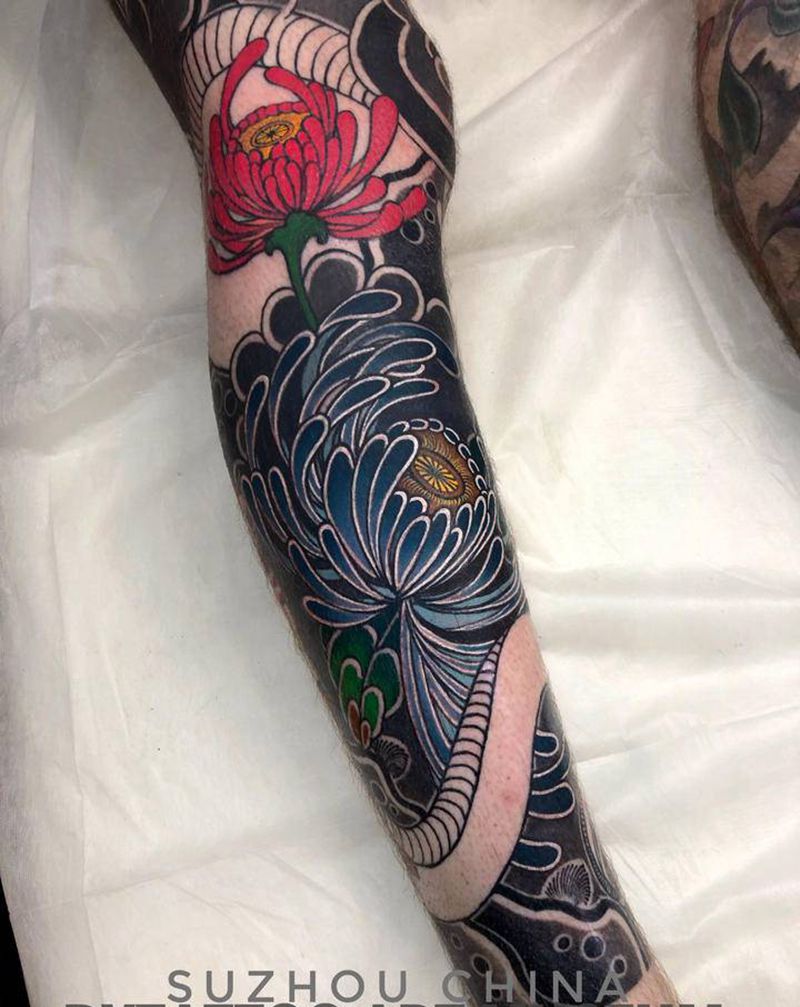 菊花纹身图片_腿部老传统纹身图案
