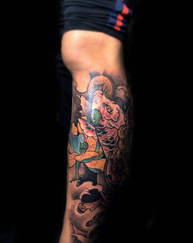 发财鱼纹身图片_腿部新传统纹身图案