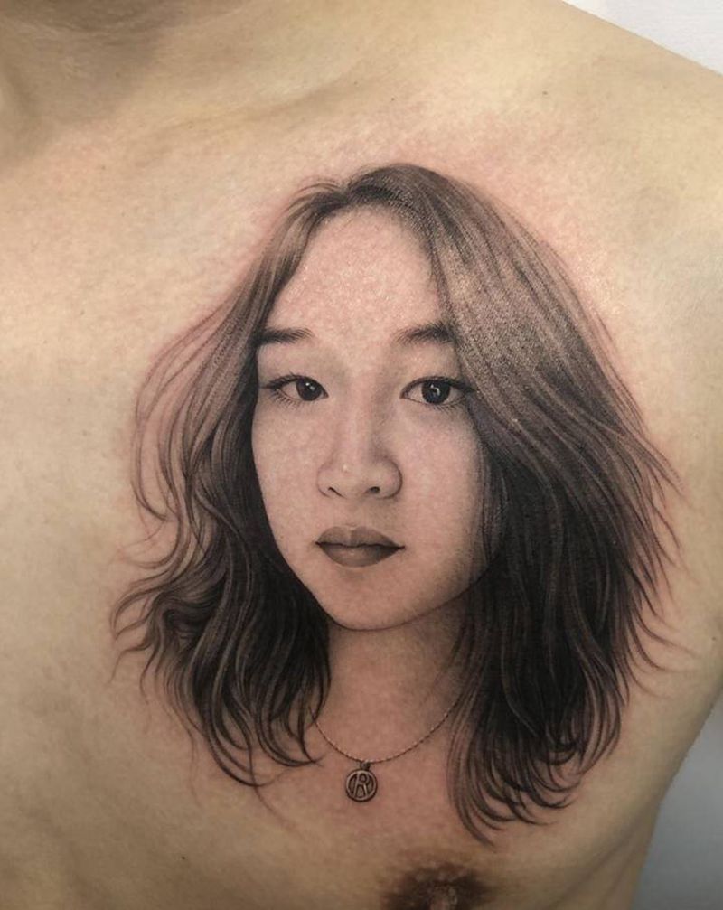 肖像纹身图片_胸部纹身图案