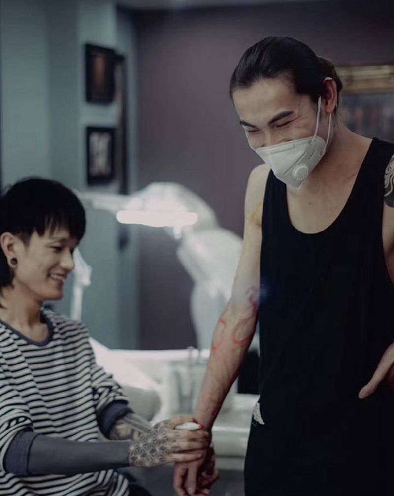 热爱我的工作纹身图片_手臂手部老传统新传统纹身图案