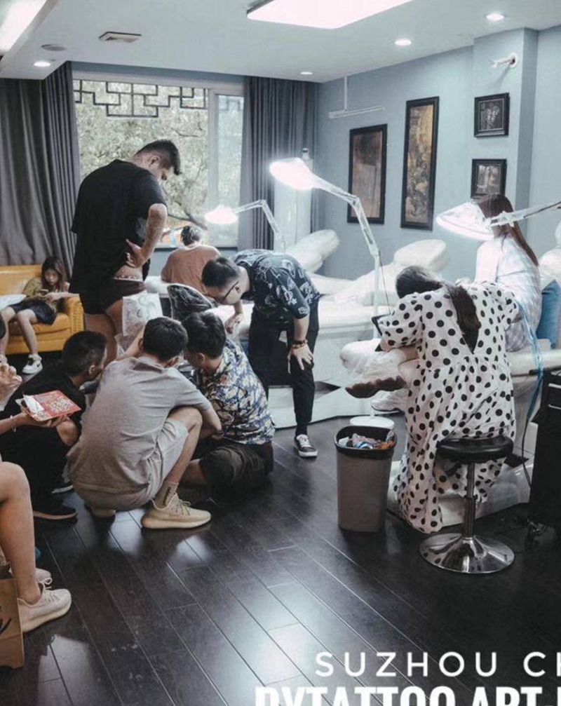 花腿纹身图片_手臂手部老传统新传统纹身图案