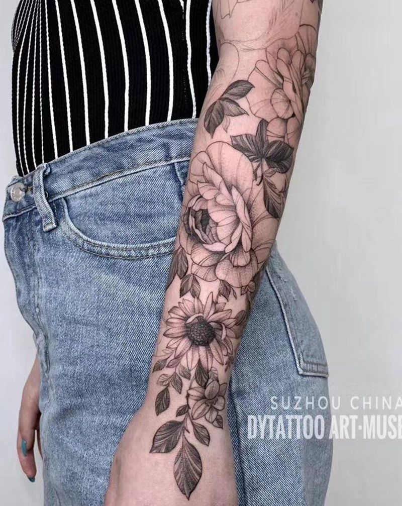 小臂素花纹身图片_手臂手部老传统新传统纹身图案