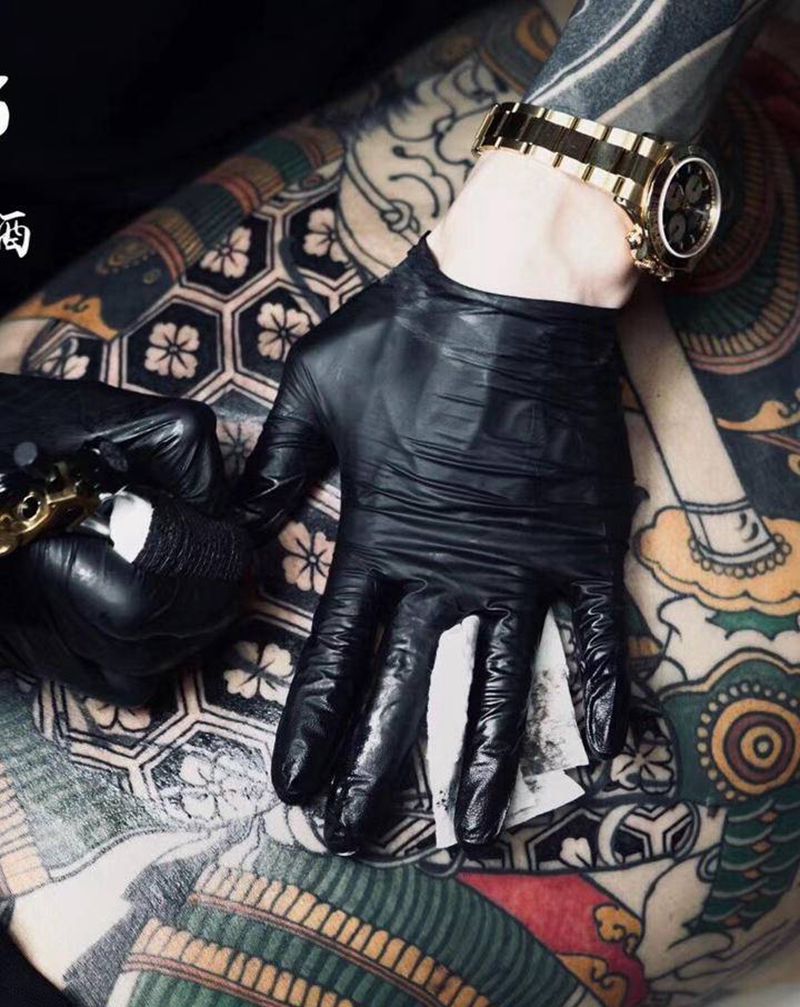 满背纹身图片_老传统新传统纹身图案