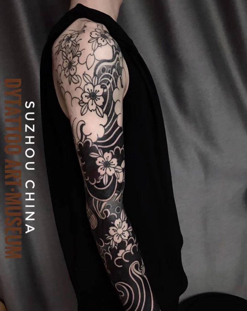 花臂纹身图片_手臂手部老传统新传统纹身图案