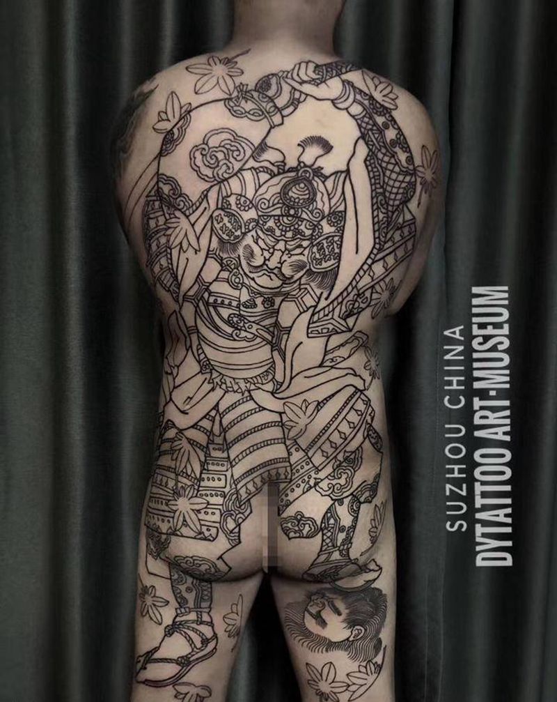 满背纹身图片_手臂手部老传统新传统纹身图案