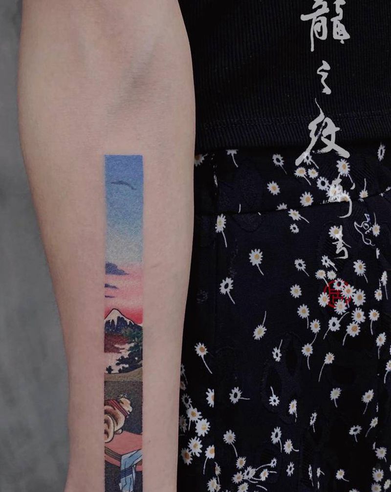 小臂微景纹身图片_手臂点刺水彩猫山云纹身图案