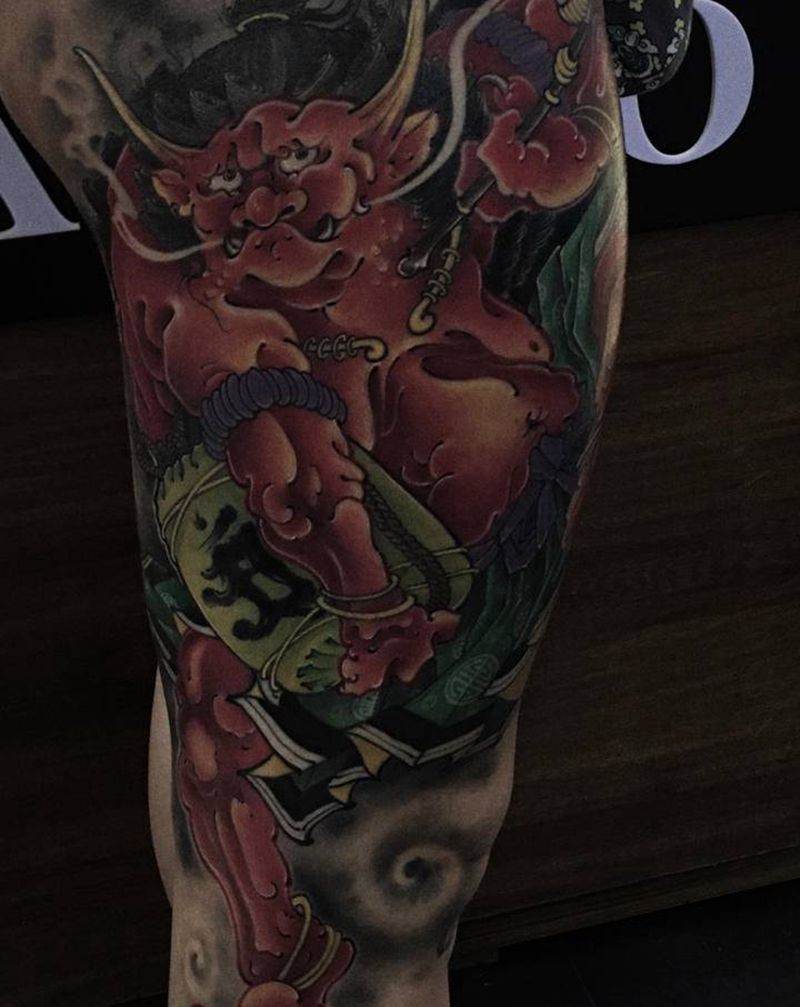 大腿夜叉纹身图片_腿部新传统老传统夜叉传统彩色纹身图案