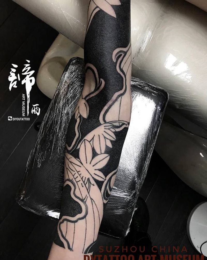 岩石花臂纹身图片_手臂老传统纹身图案