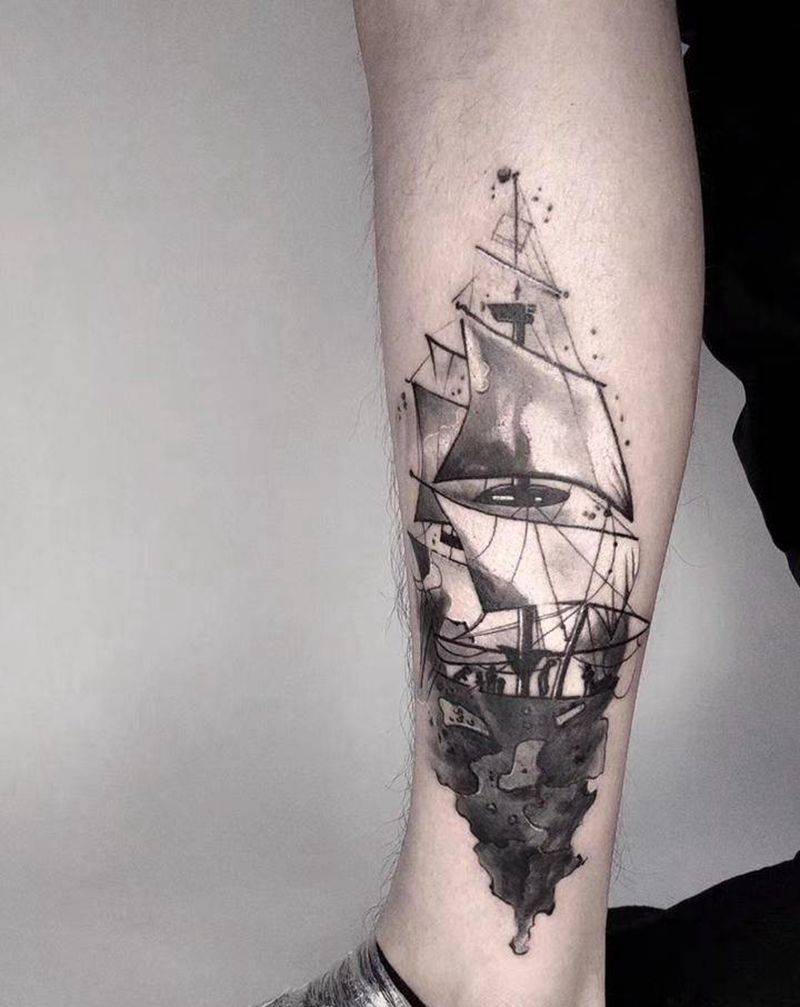 一帆风顺（遮盖）纹身图片_腿部水墨帆船纹身图案