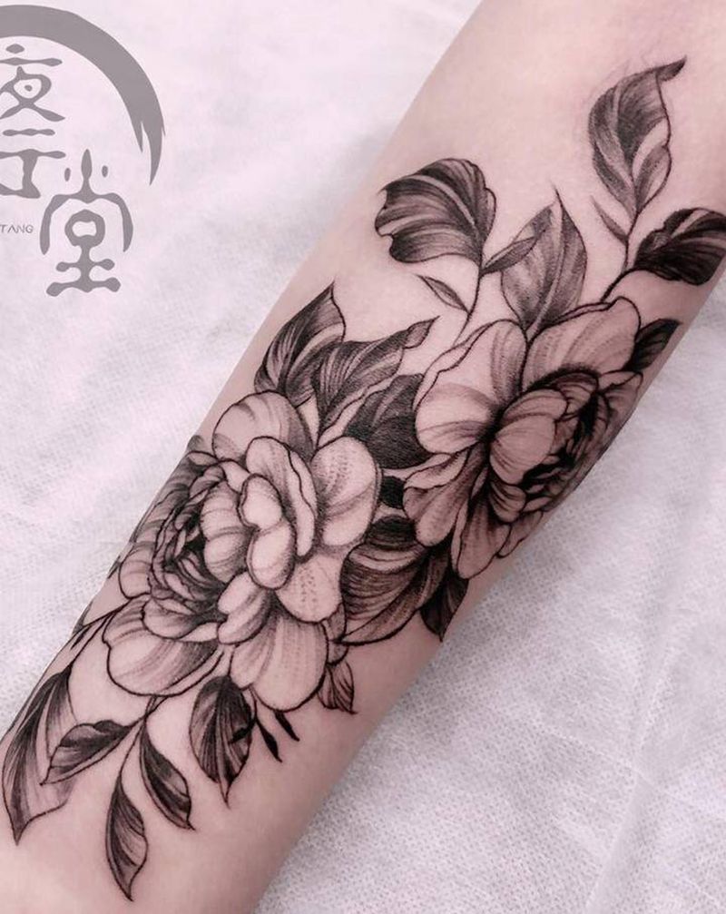 素花纹身图片_手臂新传统点刺纹身图案