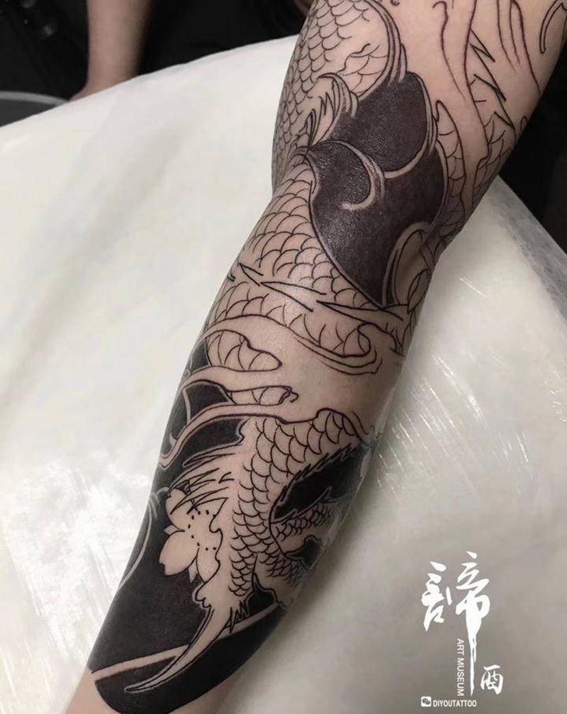 龍纹身图片_腿部老传统纹身图案