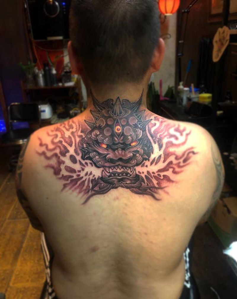 唐狮纹身图片_颈部肩部新传统纹身图案