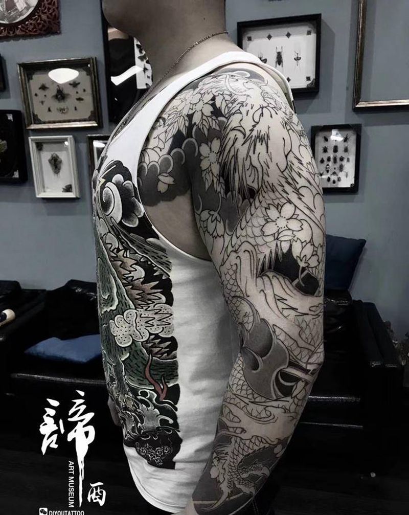 樱花龙➕半胛纹身图片_手臂老传统纹身图案