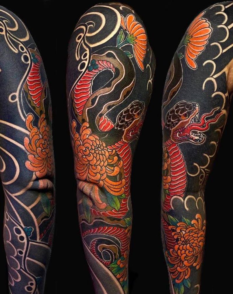 【老传统蛇】｜私人定制纹身图片_手臂老传统蛇菊花纹身图案