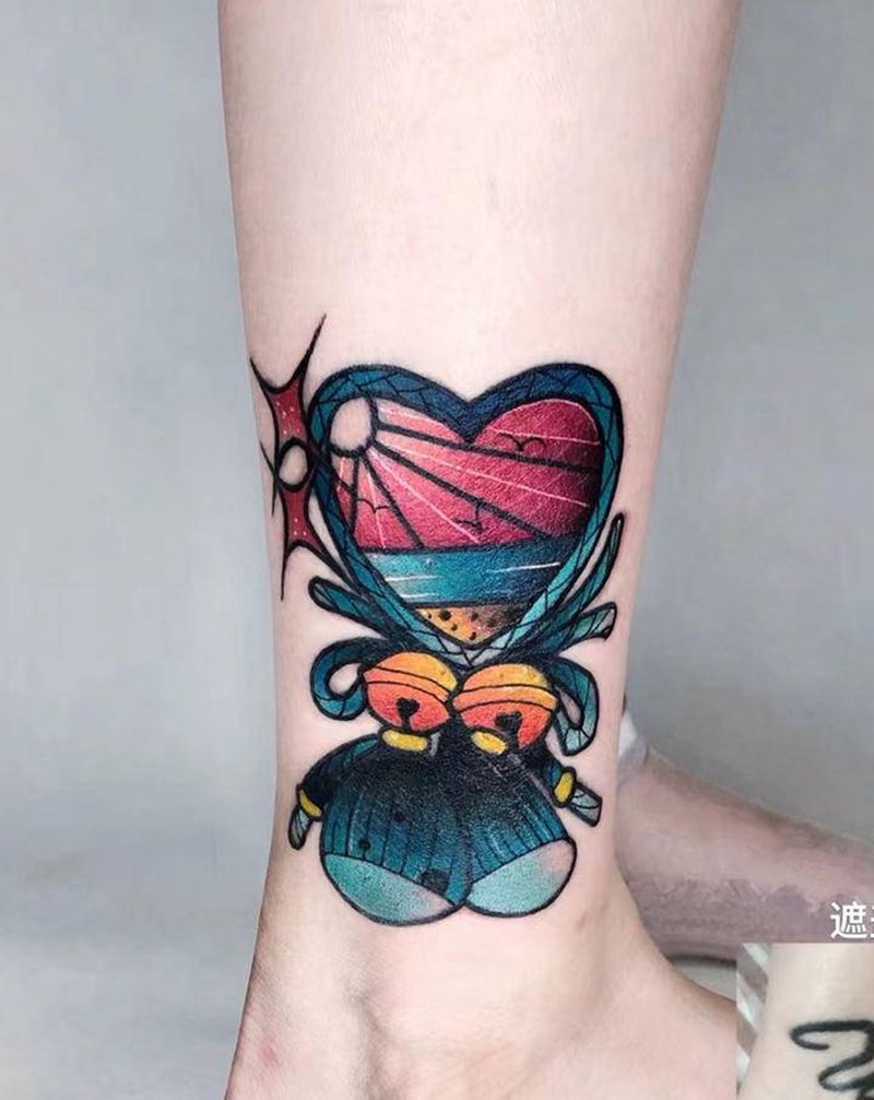 New School·私人订制纹身图片_腿部New School爱心铃铛流苏纹身图案