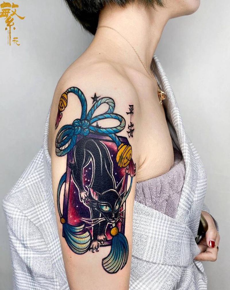 ·＜黑猫御守＞·｜·修改添加纹身图片_手臂New School猫流苏铃铛纹身图案