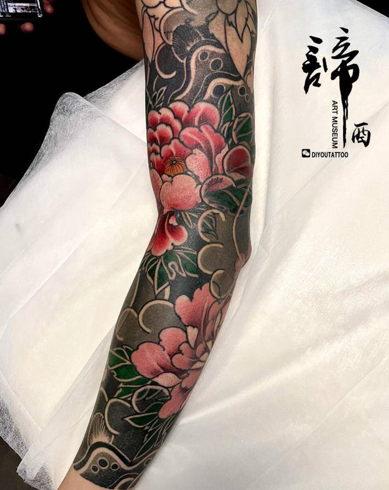 花臂唯有牡丹最美之纹身图片_手臂老传统纹身图案