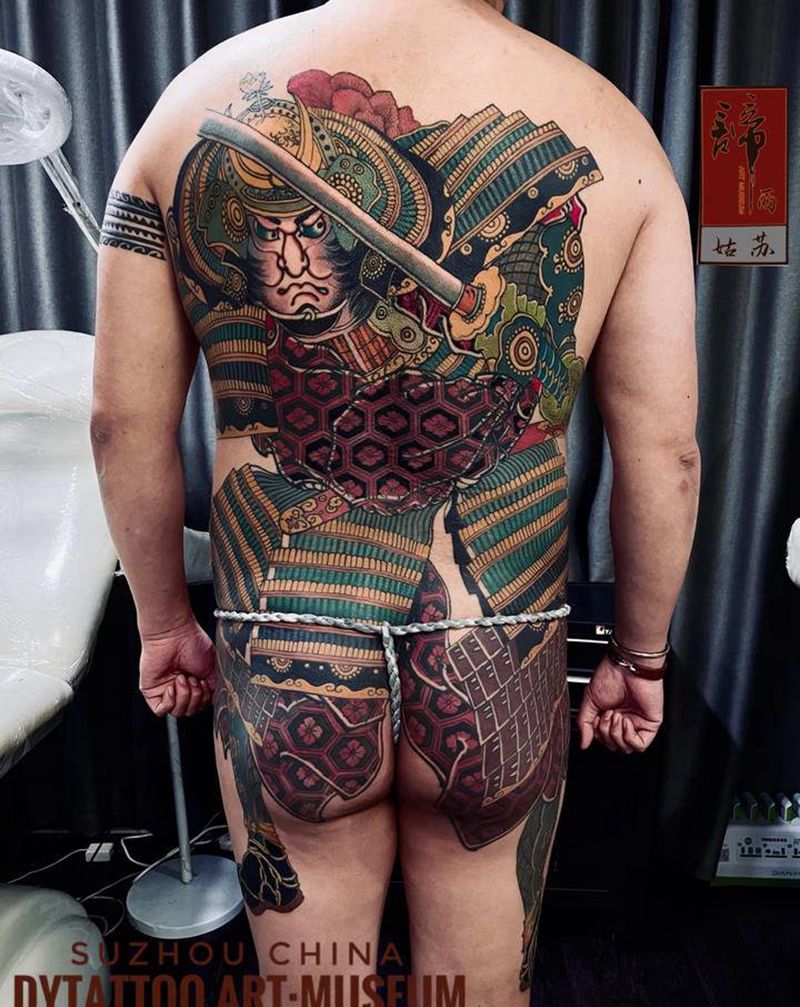 武士纹身图片_背部老传统纹身图案