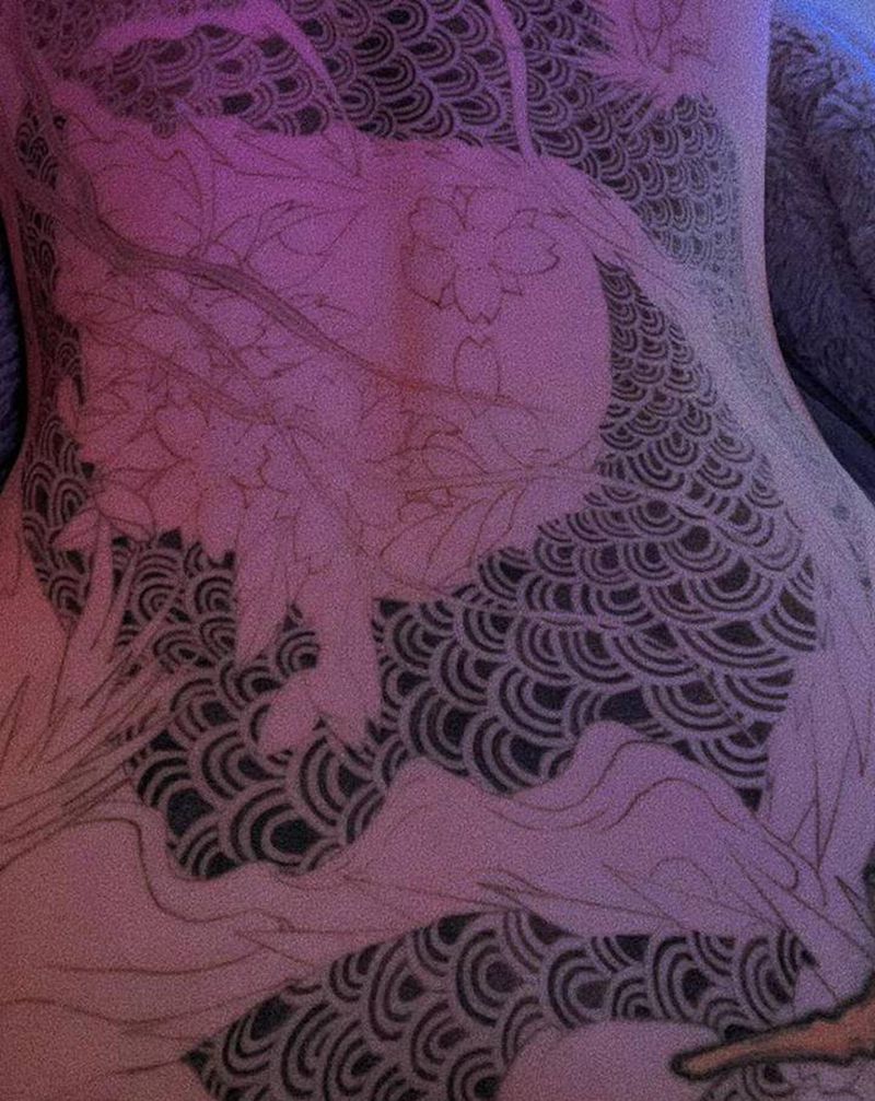 满背龙细节纹身图片_背部老传统纹身图案