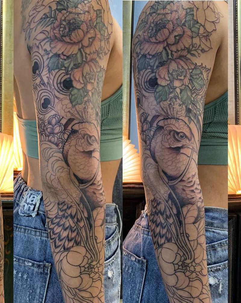 孔雀花臂纹身图片_手臂New School纹身图案