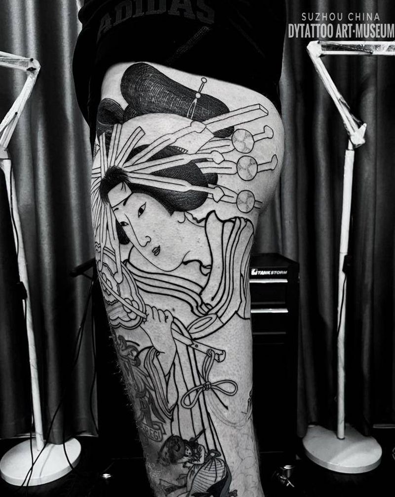 满背龙纹身图片_背部腿部老传统纹身图案