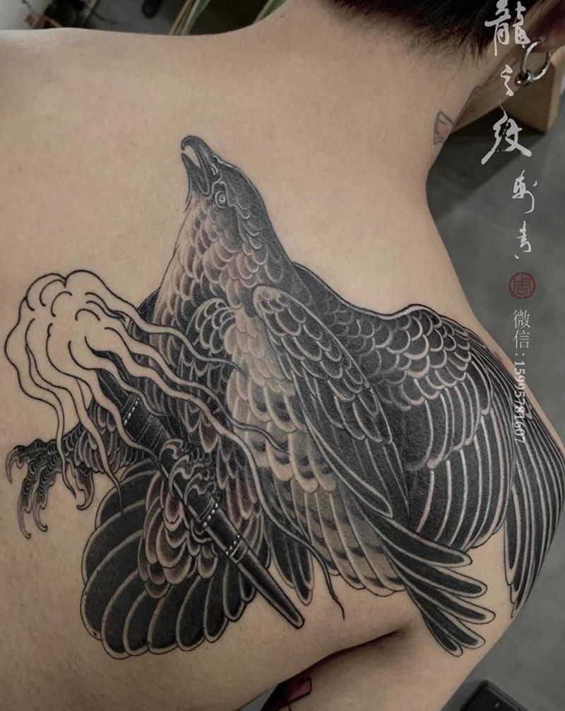 老鹰遮盖纹身图片_背部新传统老鹰纹身图案