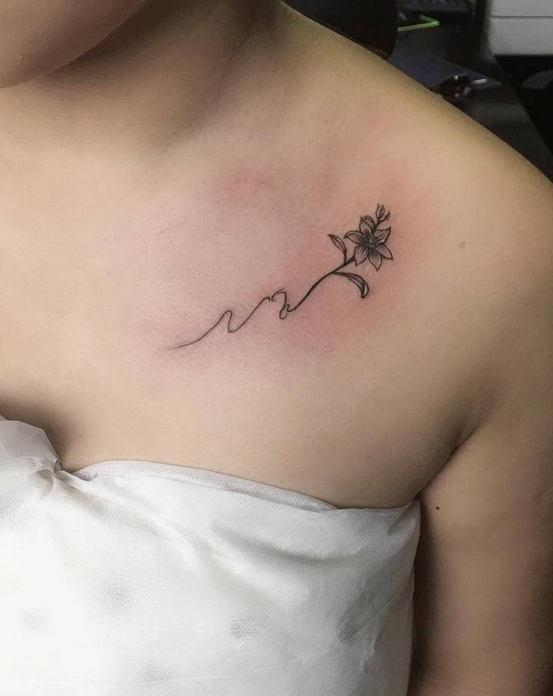 花纹身图片_肩部纹身图案