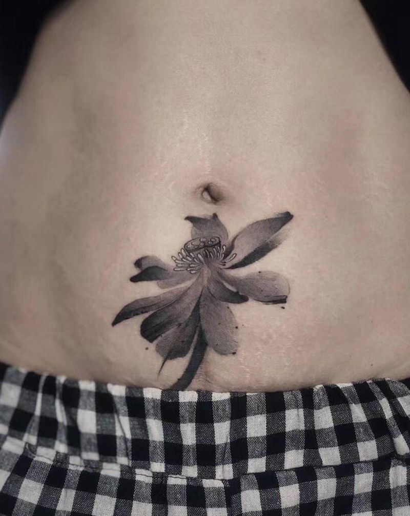 刨妇产遮盖纹身图片_腹部水墨纹身图案