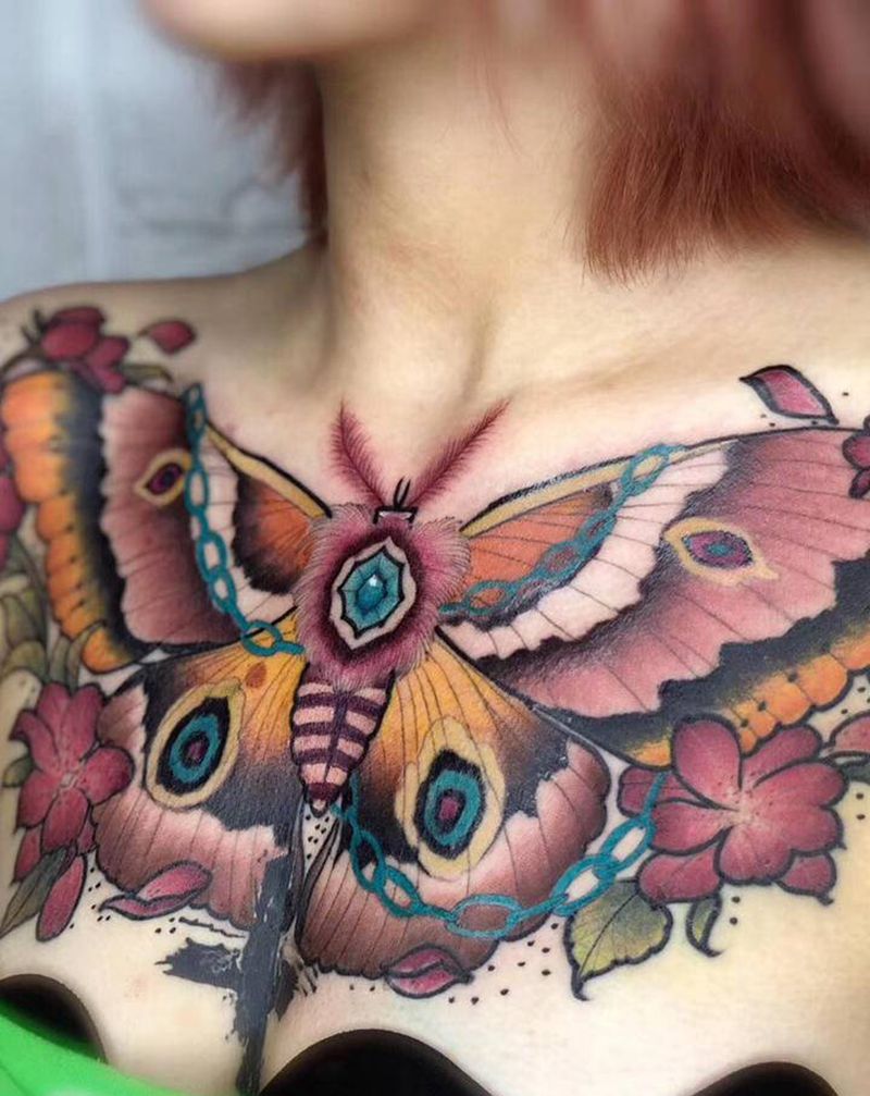 school蝴蝶纹身图片_胸部New School纹身图案