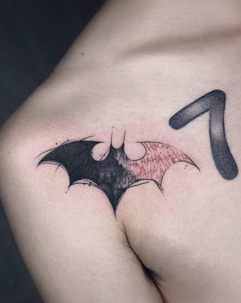 蝙蝠纹身图片_胸部纹身图案