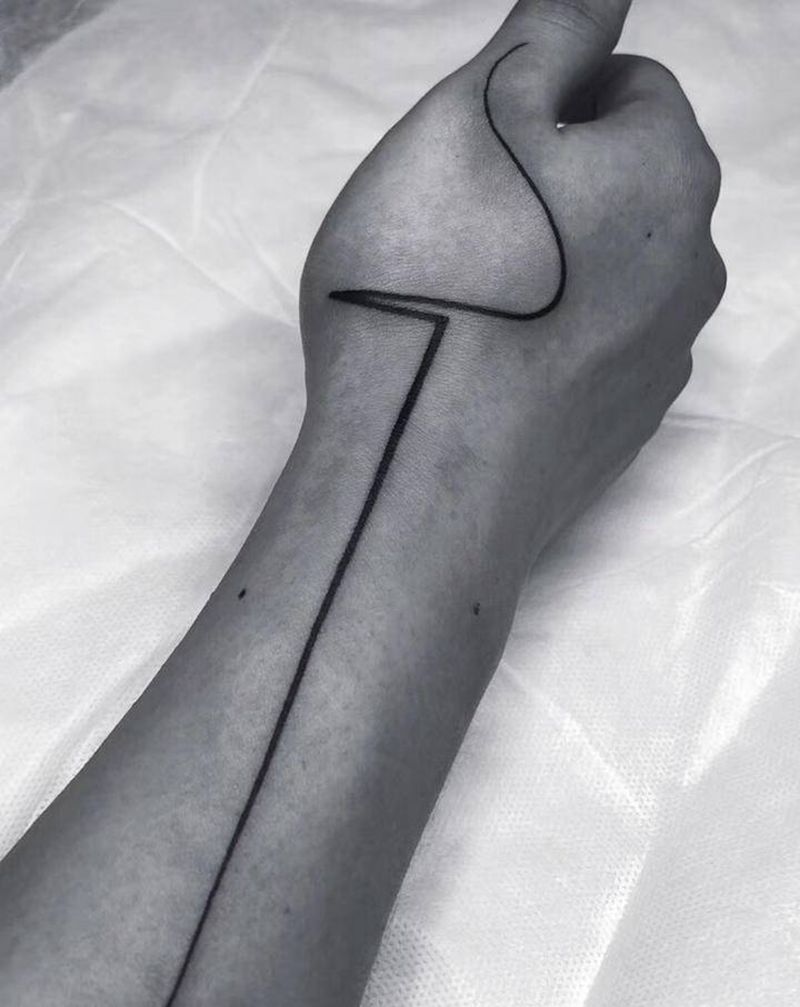 线纹身图片_手部几何纹身图案