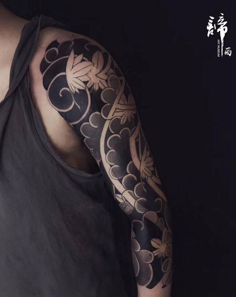 老传统纹身图片_手臂老传统纹身图案