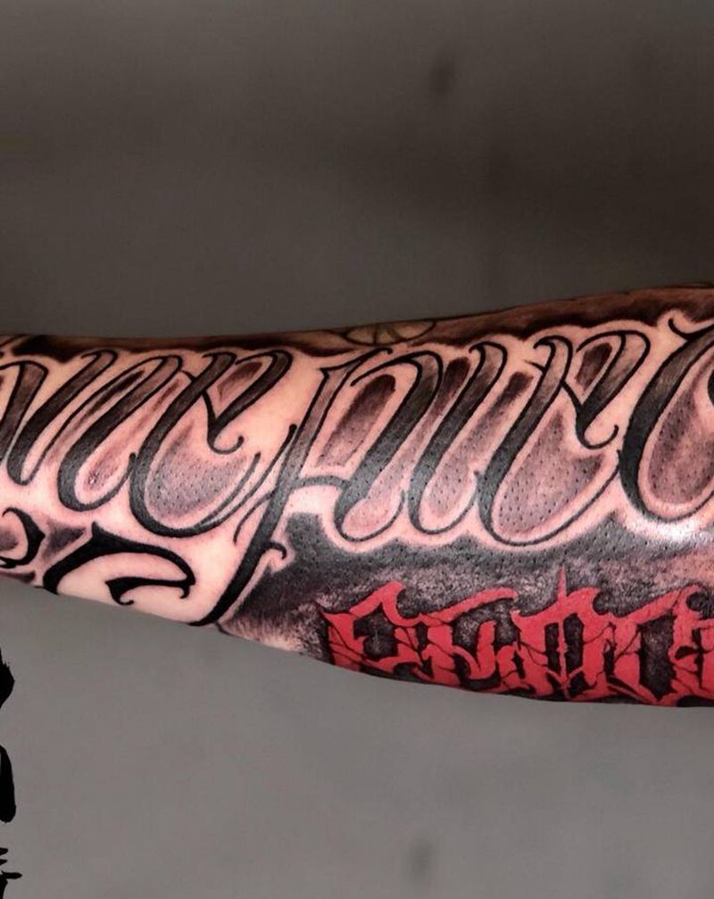 花体字纹身图片_手臂花体字纹身图案