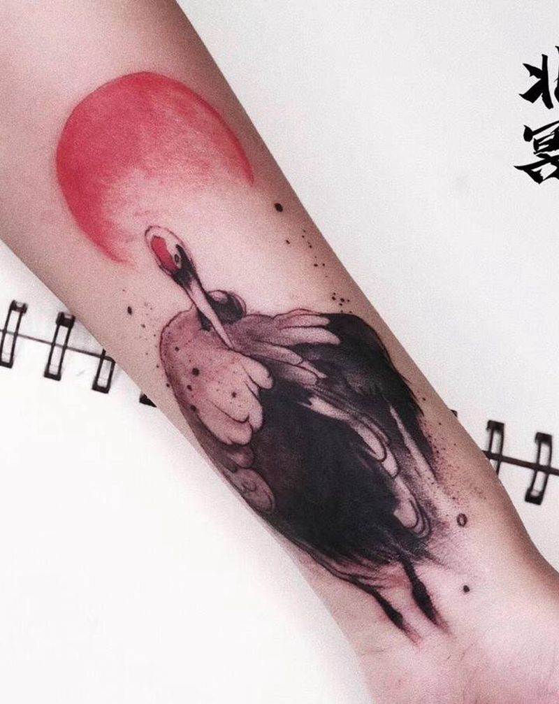 水墨  鹤纹身图片_手臂水墨纹身图案