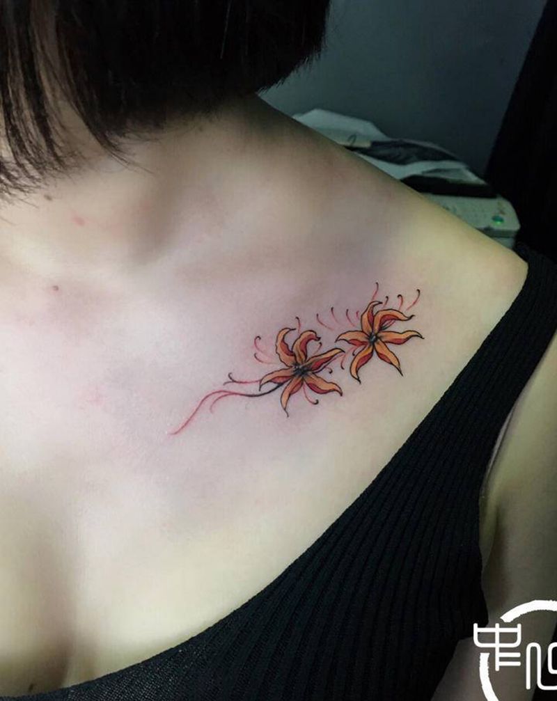 彼岸花纹身图片_肩部纹身图案