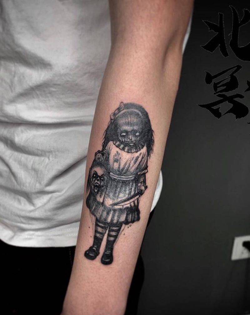 灵异小女孩纹身图片_手臂欧美写实纹身图案