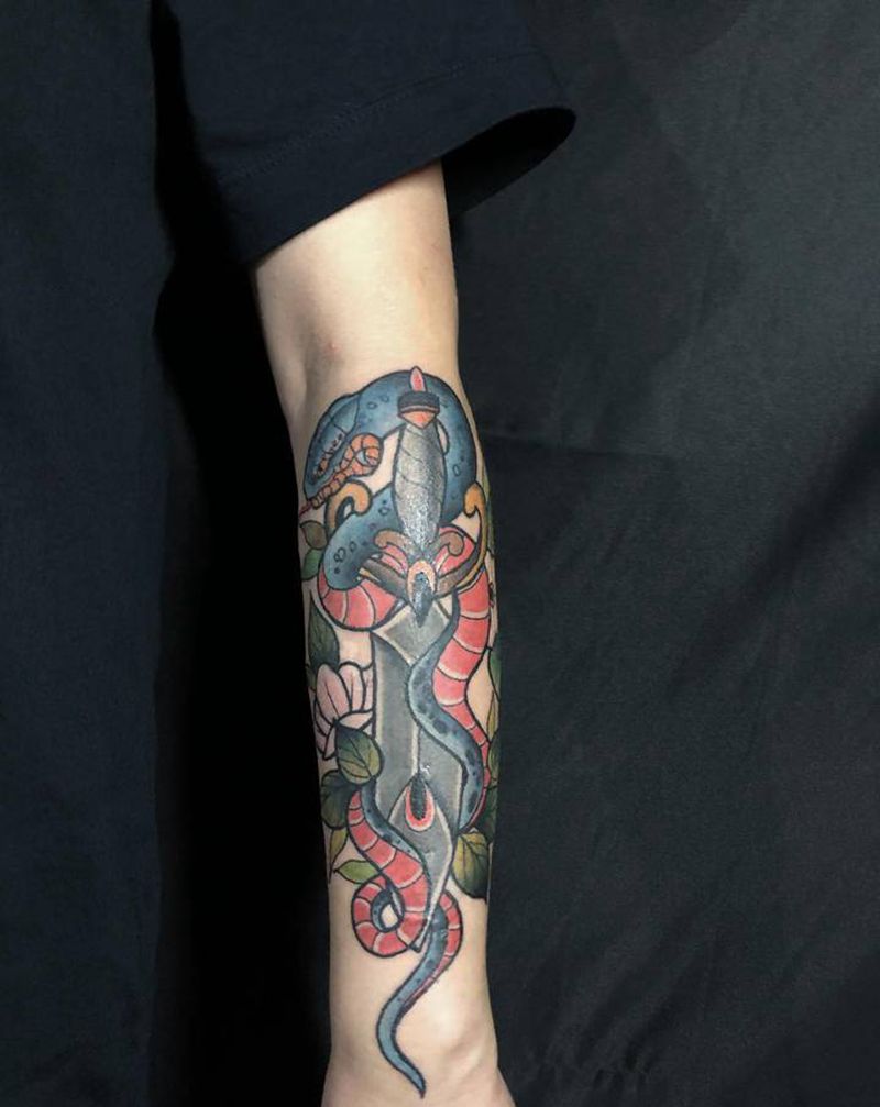 蛇纹身图片_手臂New School纹身图案