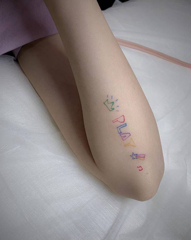 小清新纹身图片_手部水彩纹身图案