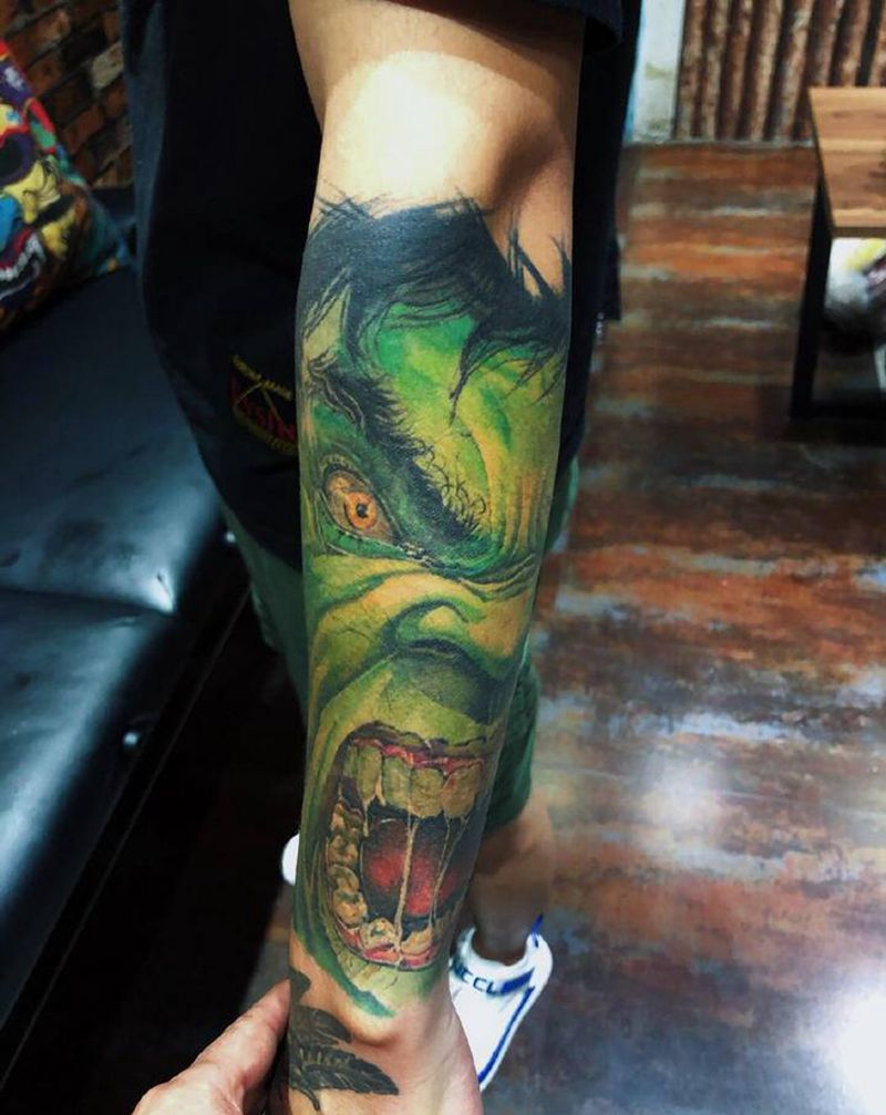 无敌浩克纹身图片_手臂欧美写实纹身图案