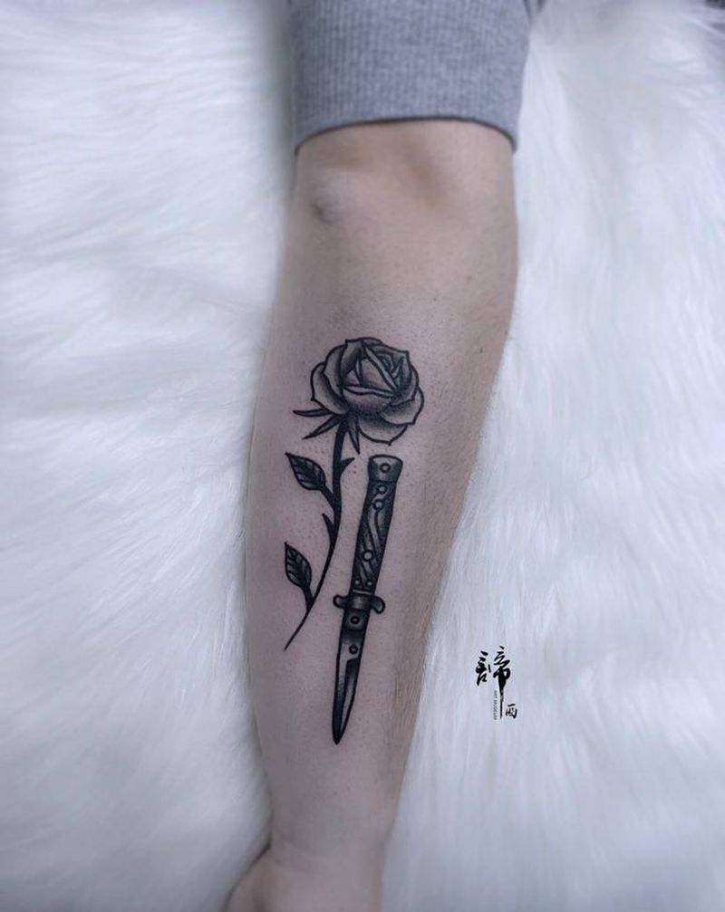 school玫瑰花纹身图片_手臂Old School纹身图案
