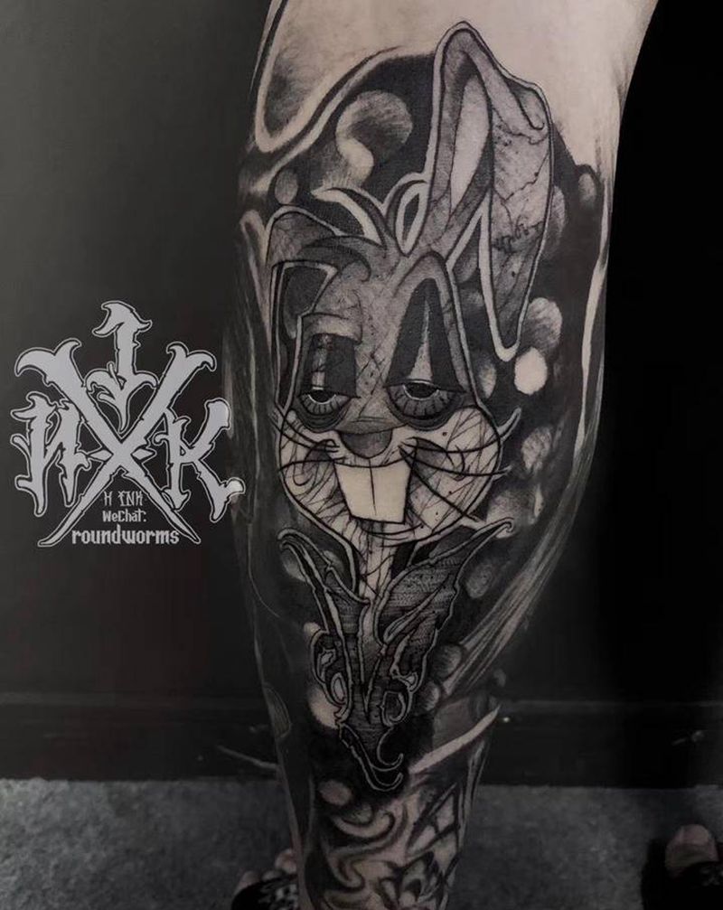 小腿后侧 兔八哥纹身图片_腿部欧美写实New School暗黑兔八哥花腿纹身图案